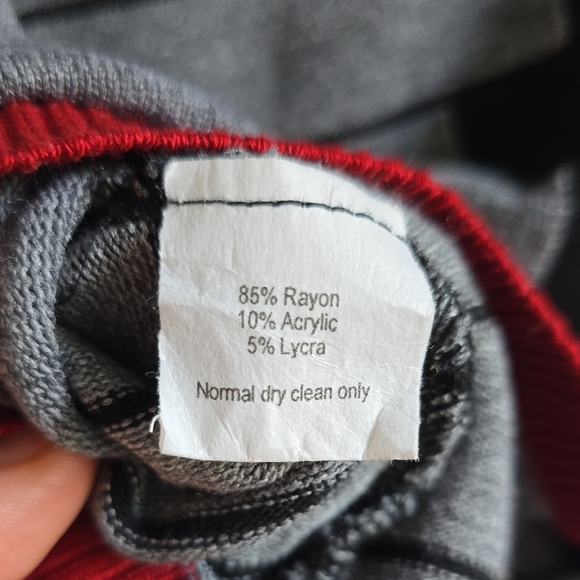 Black and Gray Crop Top - Picture 8 of 9